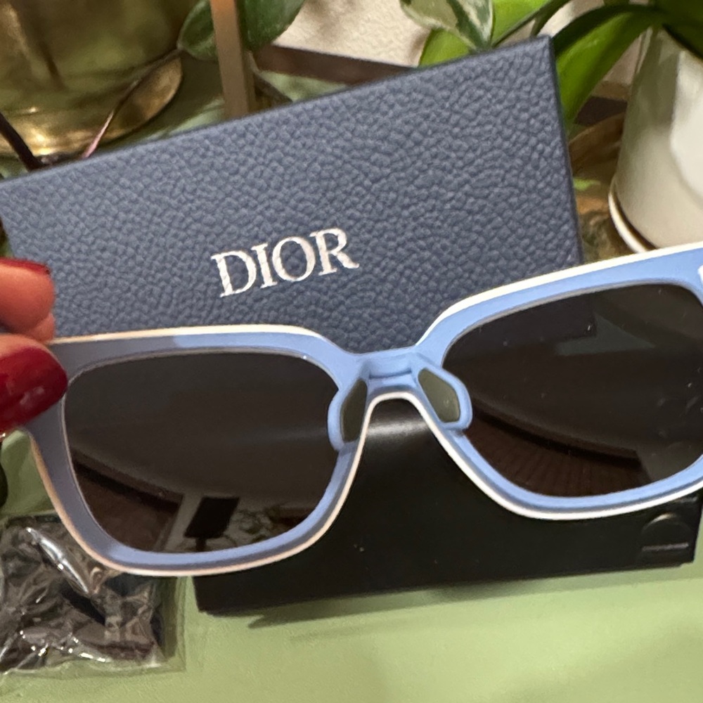 Dior White Frame Black Lens Women's Sunglasses - Picture 6 of 7